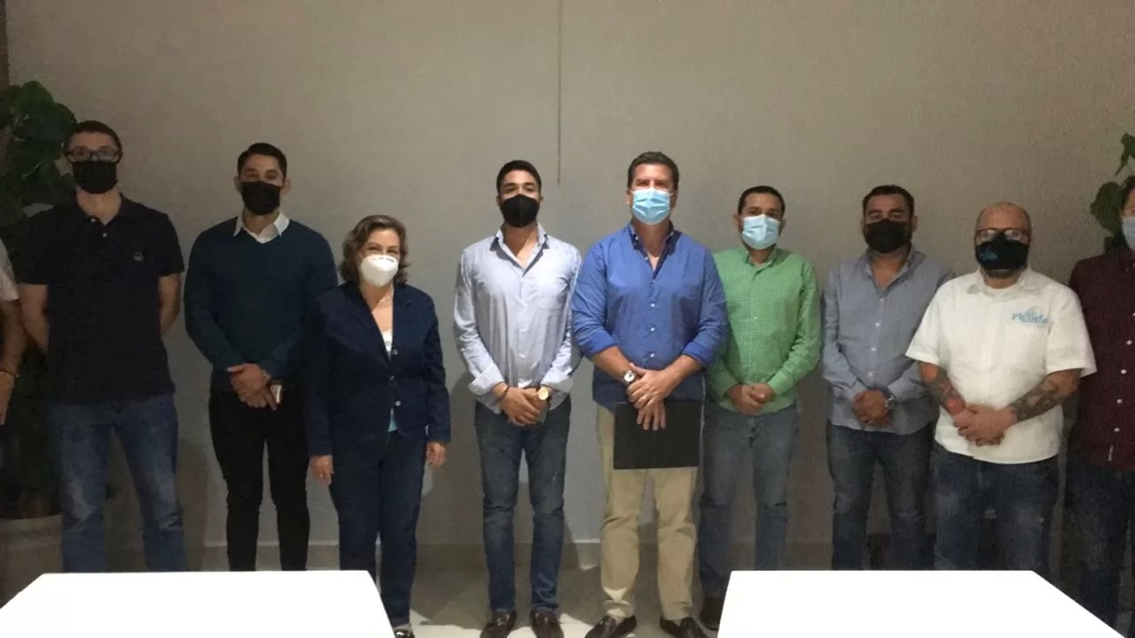 Proponen restauranteros descuentos a quienes se vacunen contra la COVID