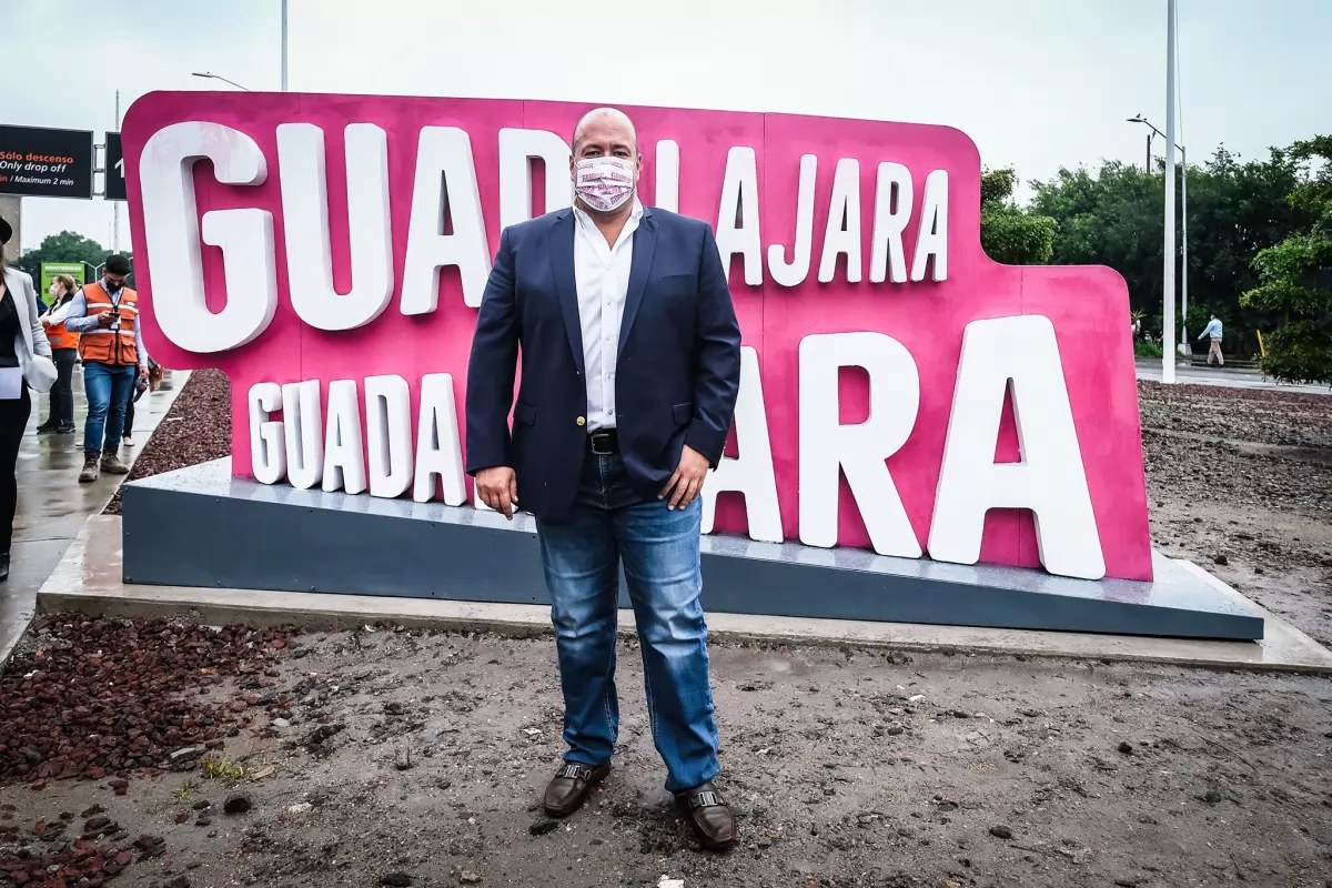 Ordena INE a Enrique Alfaro retirar propaganda de sus redes sociales