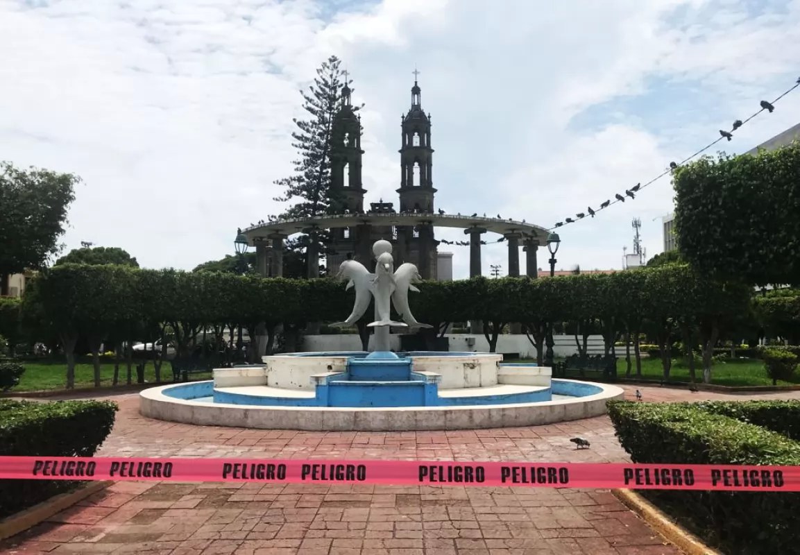 Acordonan Plaza Principal de Tepic; Retiran a adultos mayores