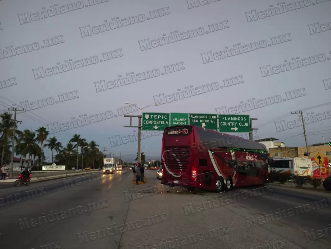 Imotociclista chocó y se mato en bucerias!