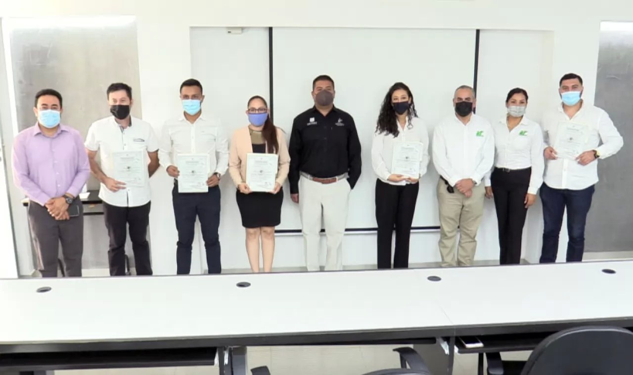 Certifica ICATEN a maestros de la UT de Mazatán
