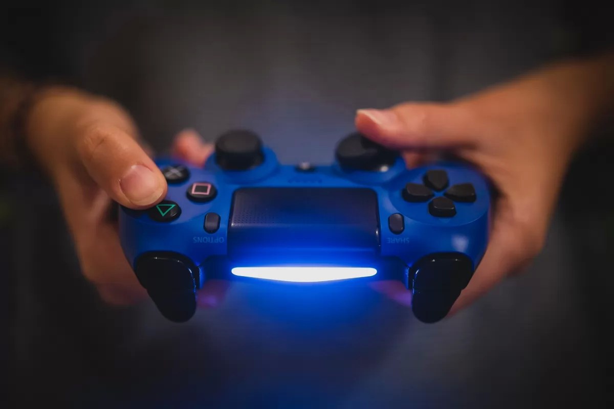 Propone PRD vigilar videojuegos en línea y redes sociales por menores