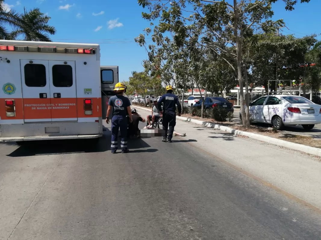 Hombre atropellado en bulevar Riviera Nayarit