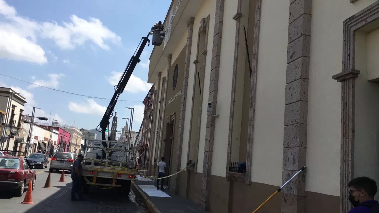 Dan mantenimiento al recinto legislativo de Nayarit