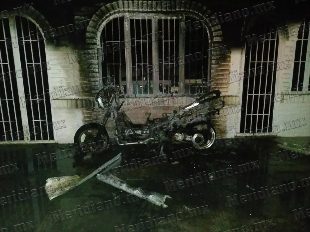 ¡misterioso incendio dentro de una casa!