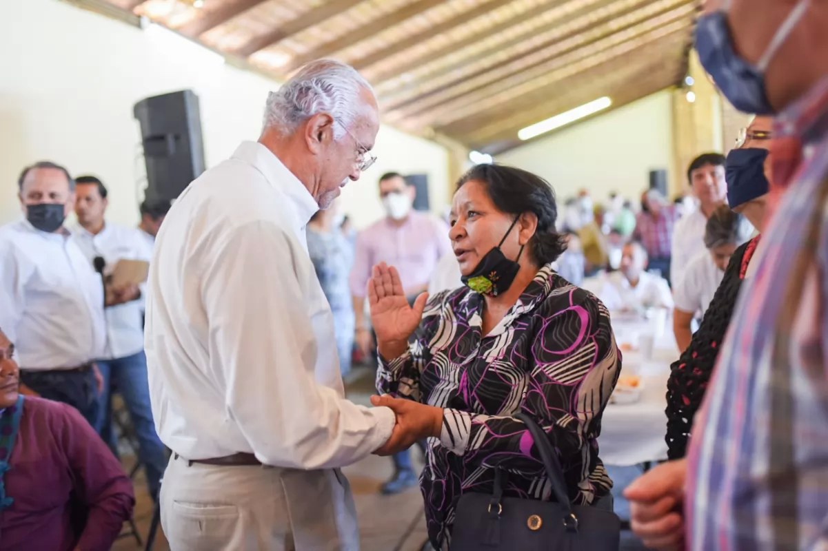 Llama Navarro Quintero a votar cinco veces Morena