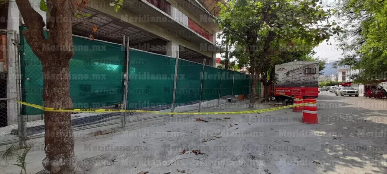 ¡le cayó un pedazo de andamio a un niño en vallarta!