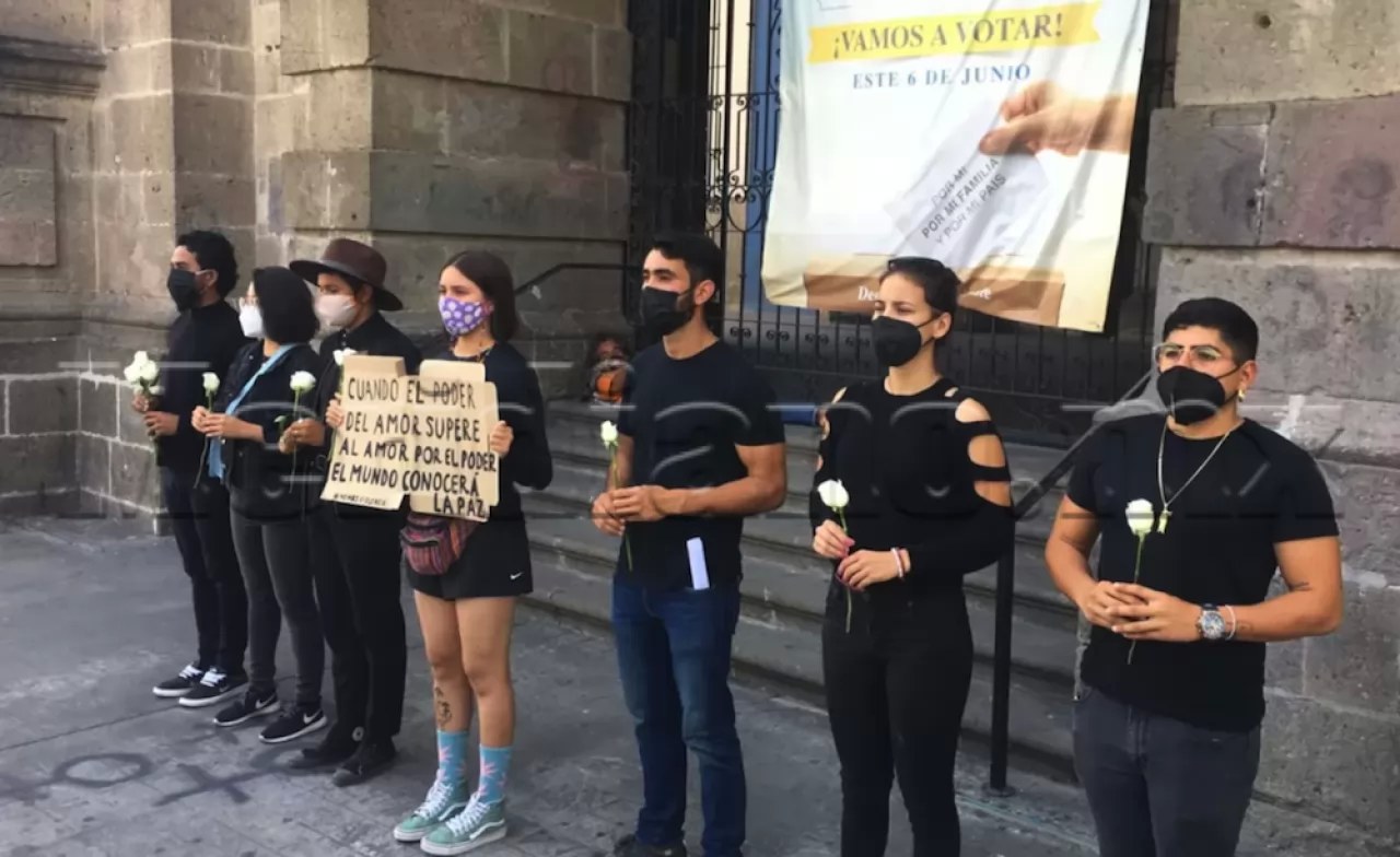 Protestan contra los asesinatos de candidatas y candidatos