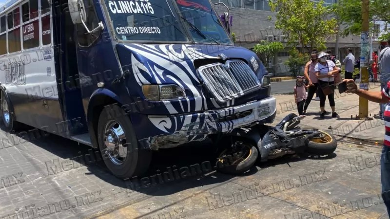 Motociclista resulta lesionado tras sufrir accidente contra camión en la zona centro de Tepic