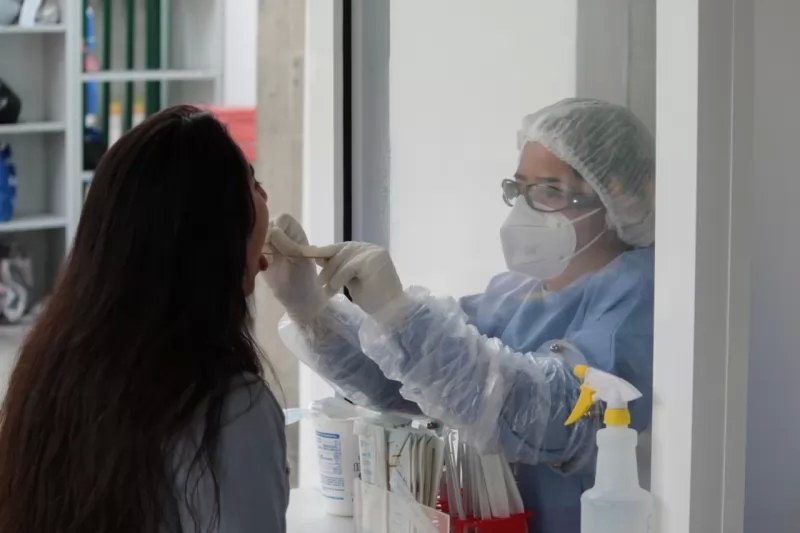 CDMX pide a vacacionistas realizarse una prueba COVID tras retorno