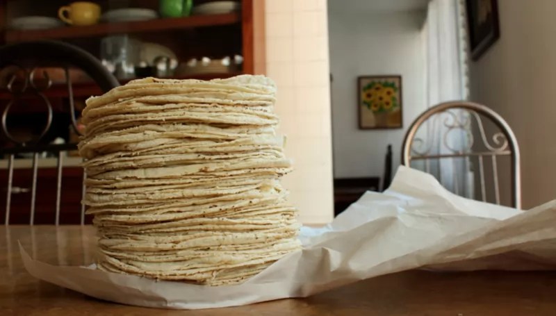 Kilo de tortilla supera los 20 pesos en varias ciudades de México