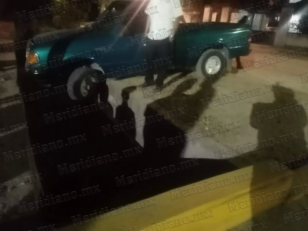¡camioneta cayó a un canal pluvial!