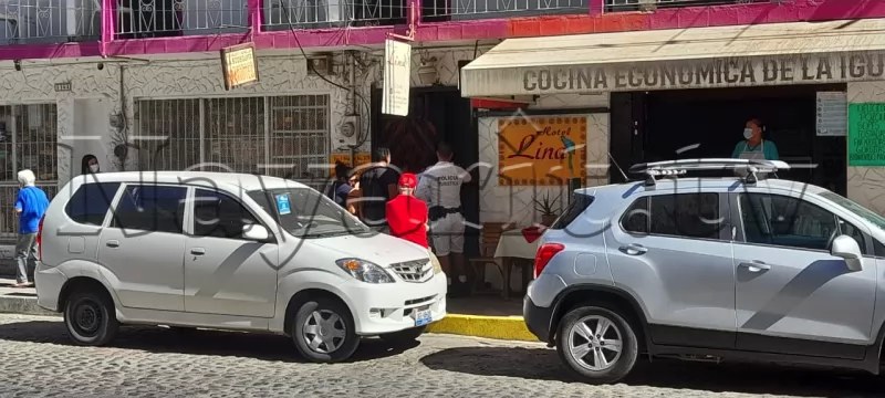 ¡empleada de un hotel muere  tras caer del tercer piso!