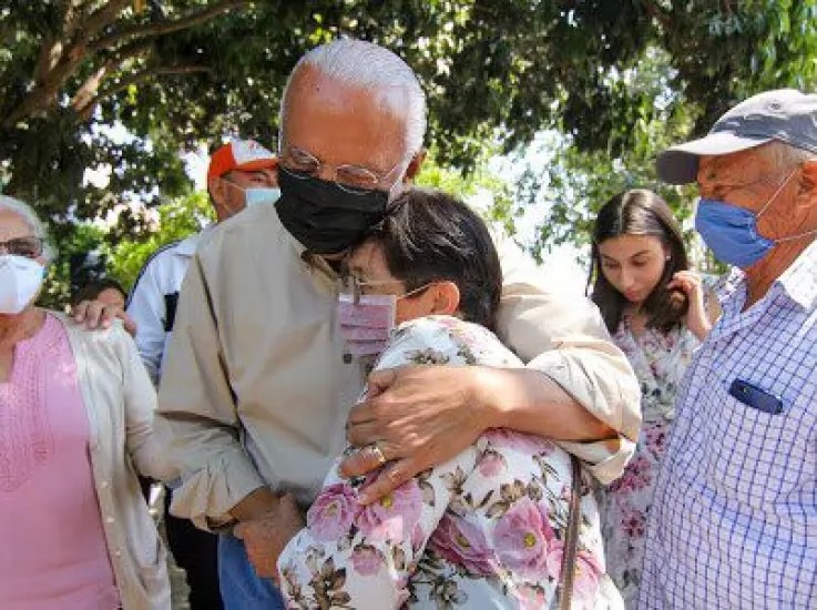 Nadie ganará más que el Gobernador: Navarro Quintero