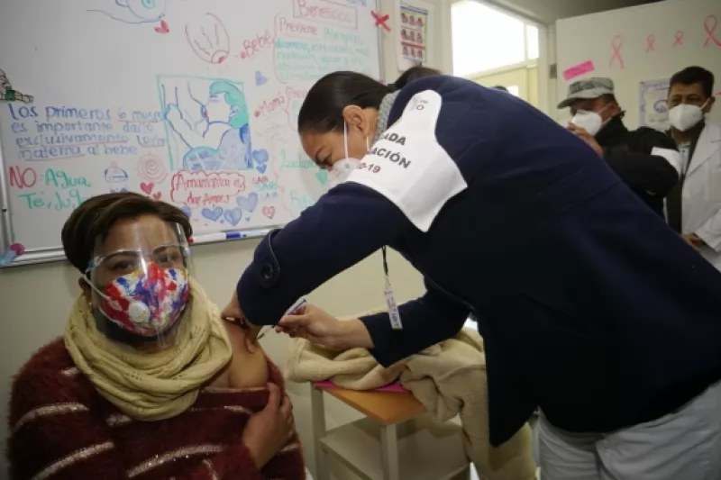 Vacunación podría extenderse hasta 2022: López-Gatell