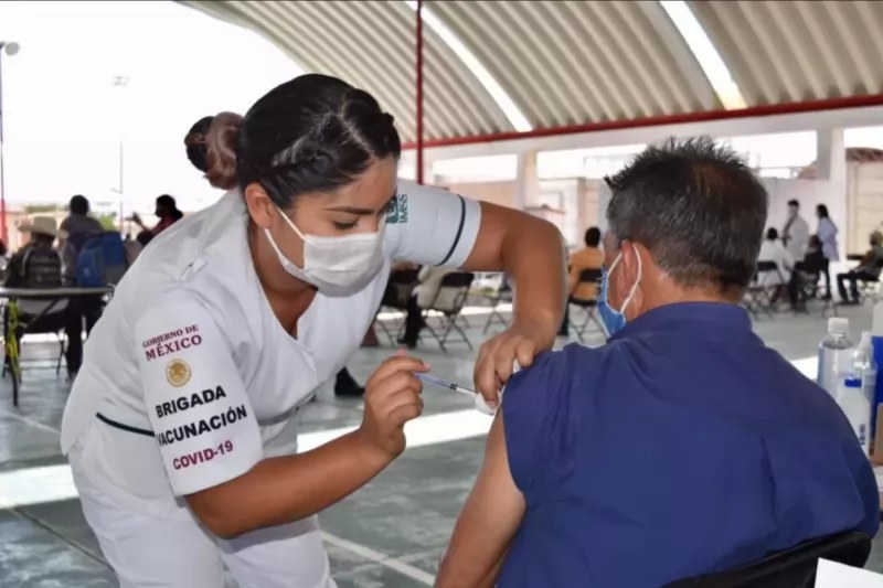 Miércoles fue un “día récord” en la aplicación de vacunas contra Covid-19