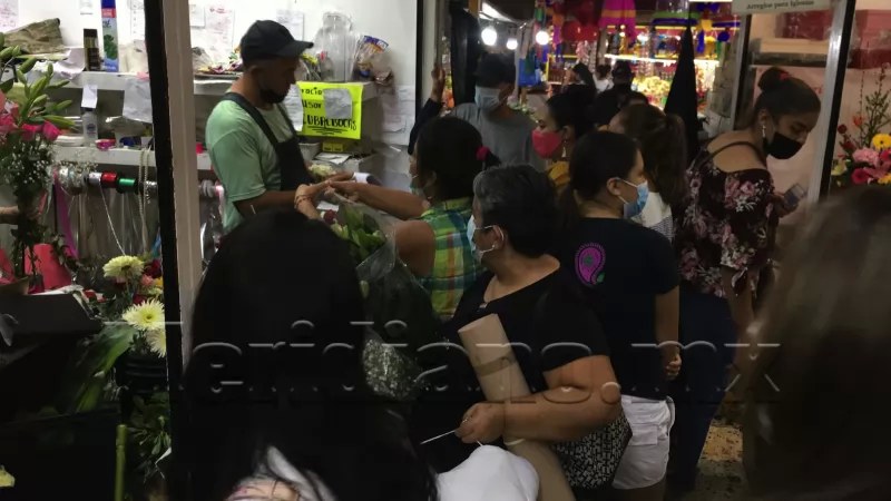 Con festejo a las madres y locales abarrotados, comerciantes ven la suya