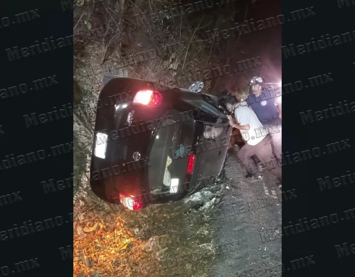 Se registra volcadura rumbo a Las Juntas y Los Veranos