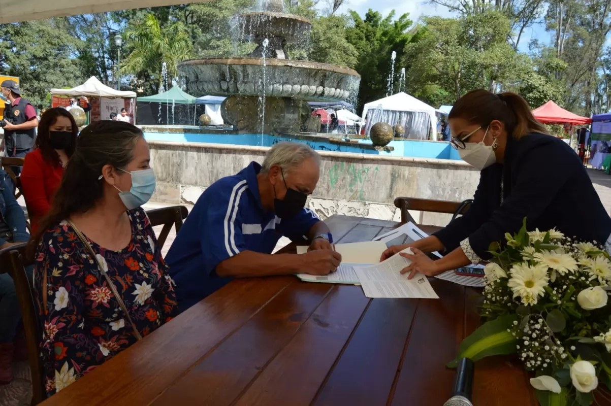 40 parejas contraen matrimonio en boda colectiva de Tepic