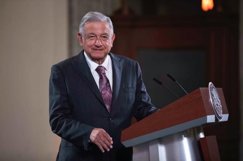 AMLO exhibirá desvío de fondos en fideicomisos; \"Es lamentable que defiendan a ladrones\"