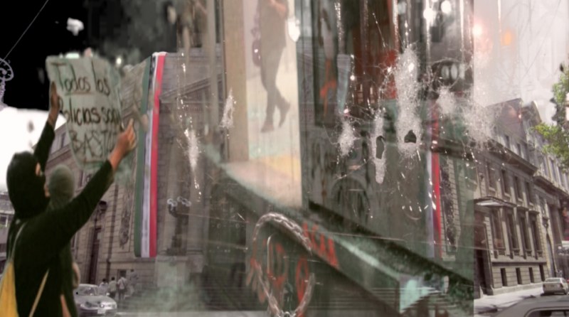 Feministas rompen vidrios y puerta del Congreso de la CDMX