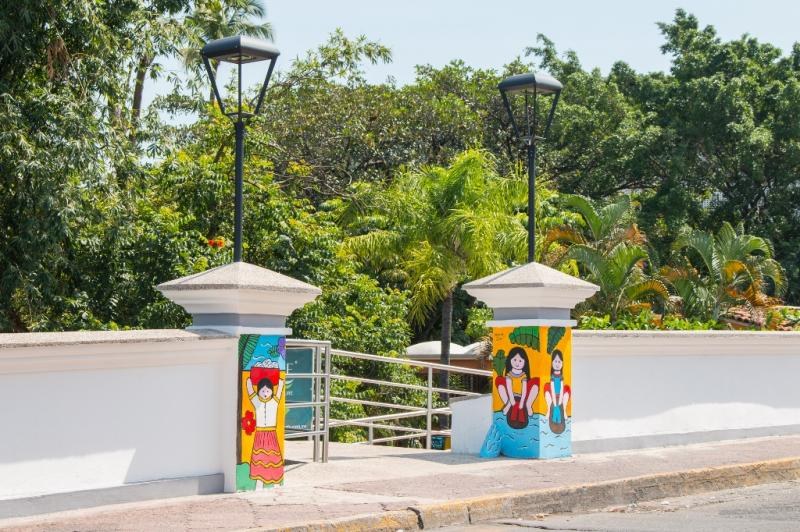 Ilustran Puente del río Cualea con Obra de Manuel Lepe