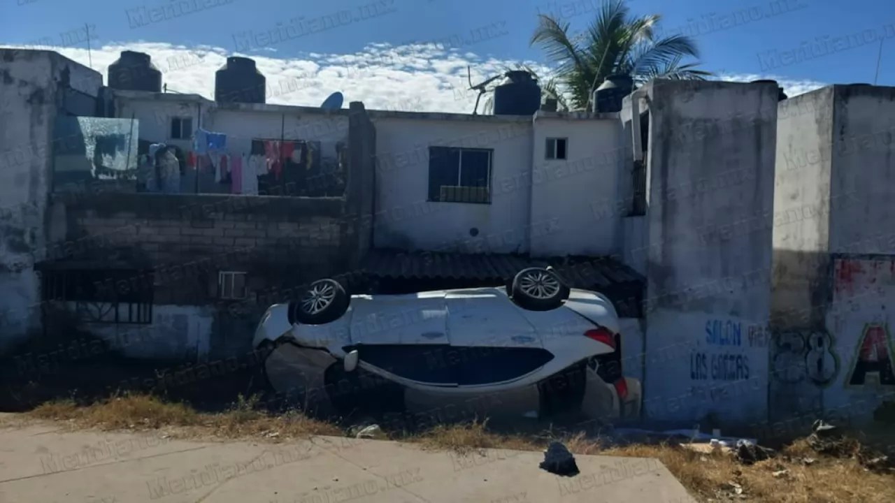 ¡se volcó frente a jardines del sol!