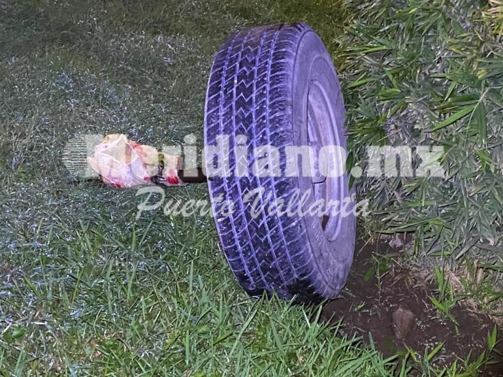 Se le soltó la llanta a una camioneta y…  ¡atropelló a embarazada!