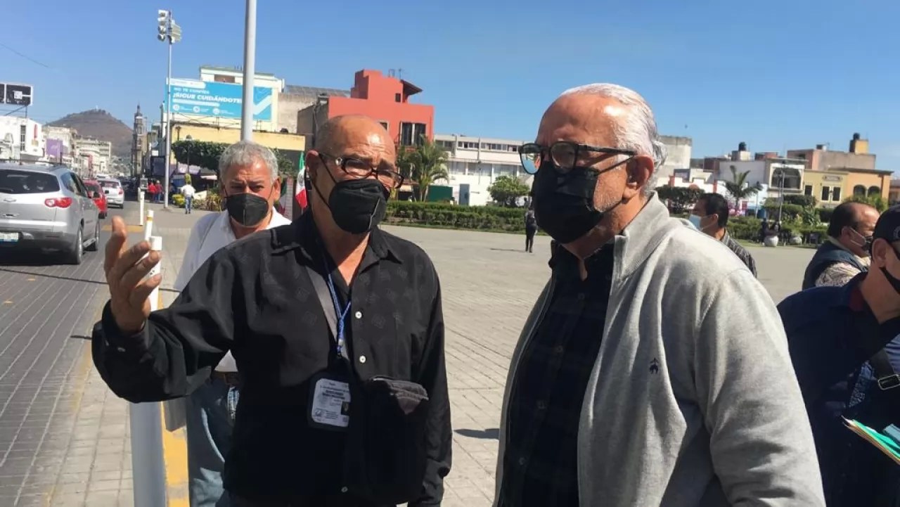 Atiende Miguel Ángel Navarro a manifestante