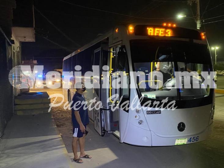 En san vicente… ¡camión de vidanta choco con un taxi!