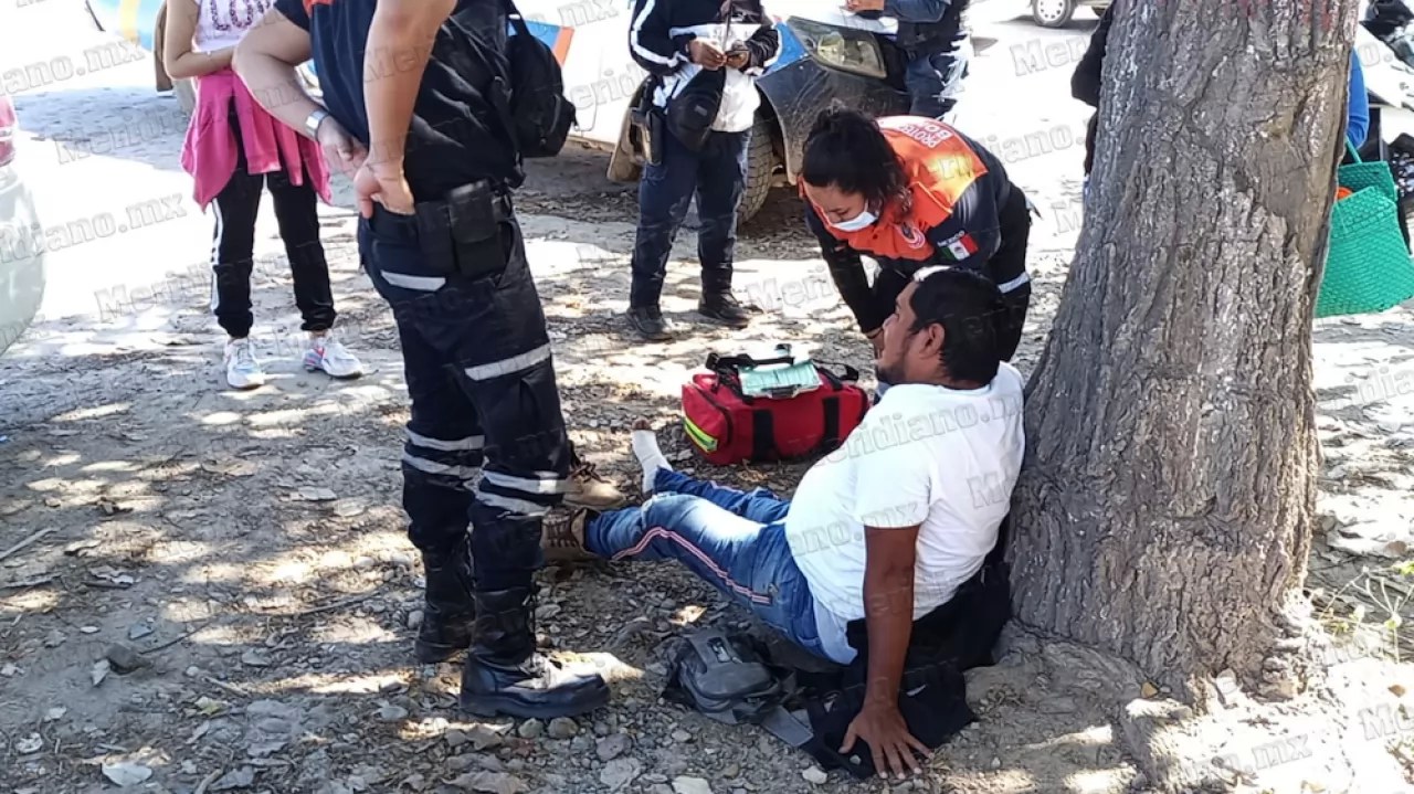 ¡choca moto contra aveo!