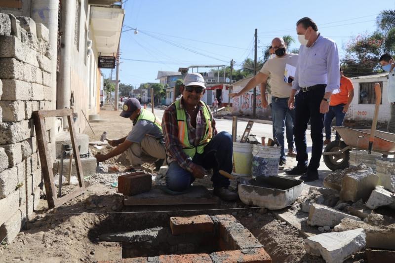 Avanzan obras que benefician a miles de familias: Jaime Cuevas