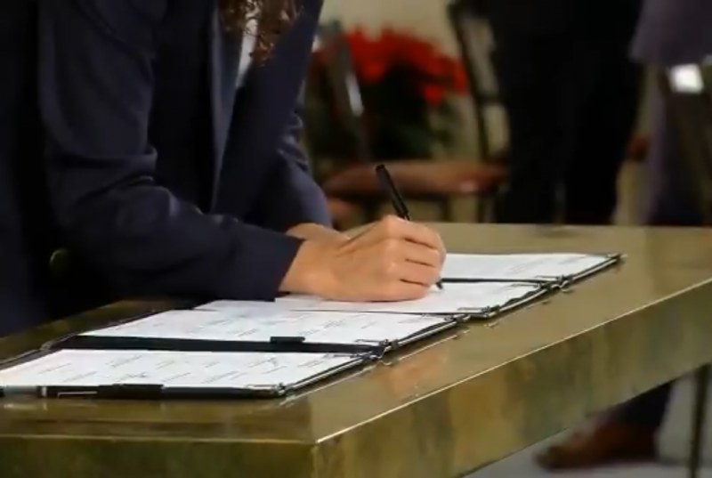 Firman acuerdo para discutir outsourcing y detener malas prácticas