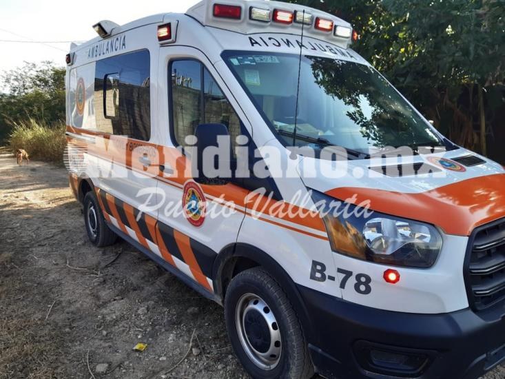 Mujer vecina de los llanitos…    ¡se rajo la rodilla tras tropezarse!