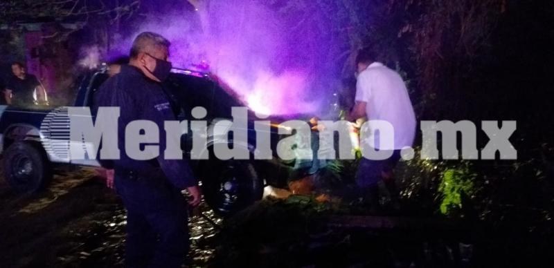 En colonia el coapinole…  ¡se quemaba camioneta!