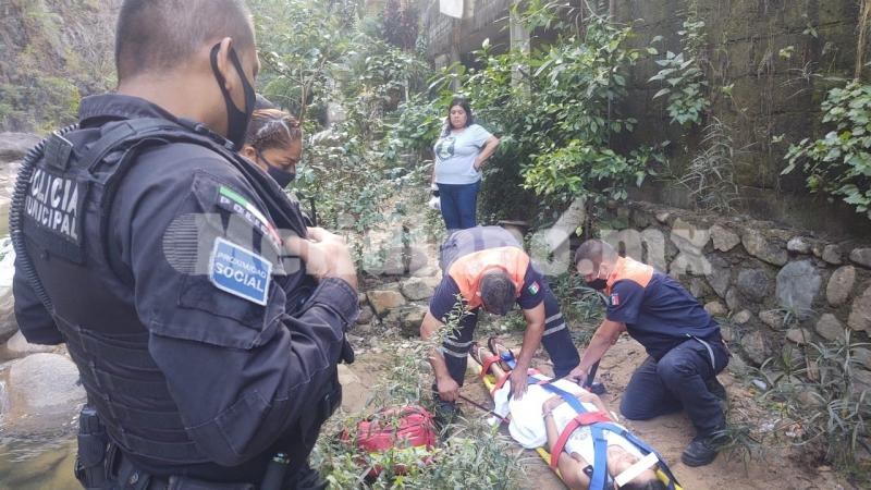 Vecina de paso ancho…  ¡cayo de  balcon!