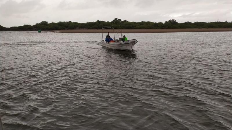 Logra Sexta Zona Naval rescatar embarcación en San Blas