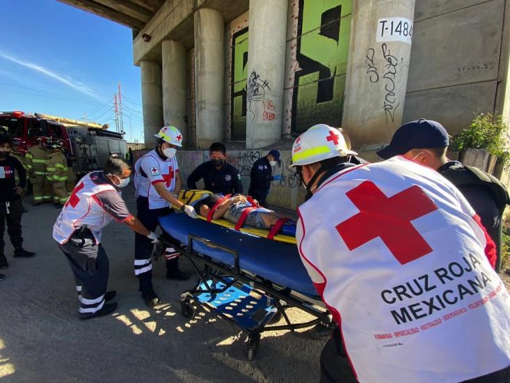 Hospitalizan a mujer tras lanzarse del Puente Aguamilpa