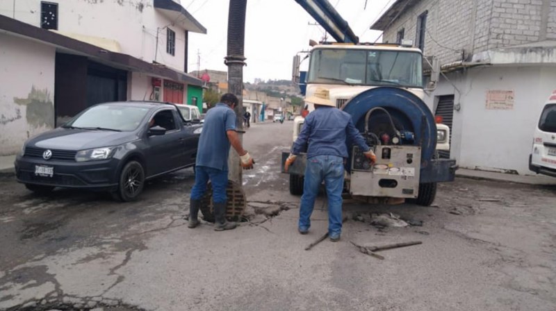 Llama SIAPA Tepic a evitar tirar basura en la calle para evitar fugas de aguas negras