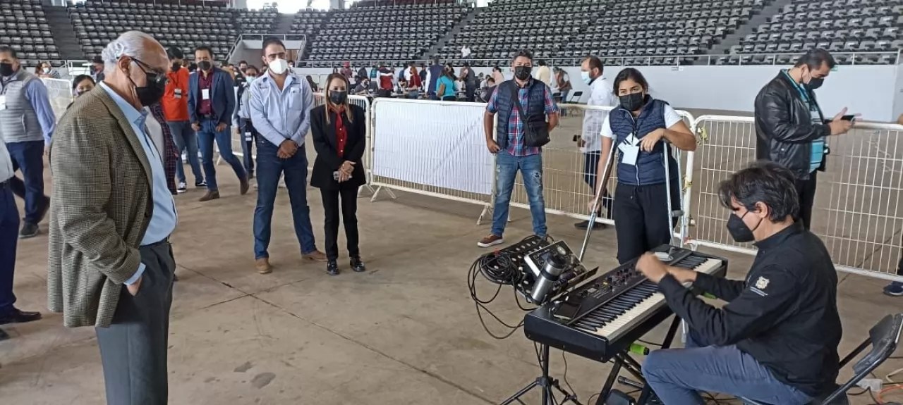 Supervisa Gobernador la vacunación de trabajadores de la educación