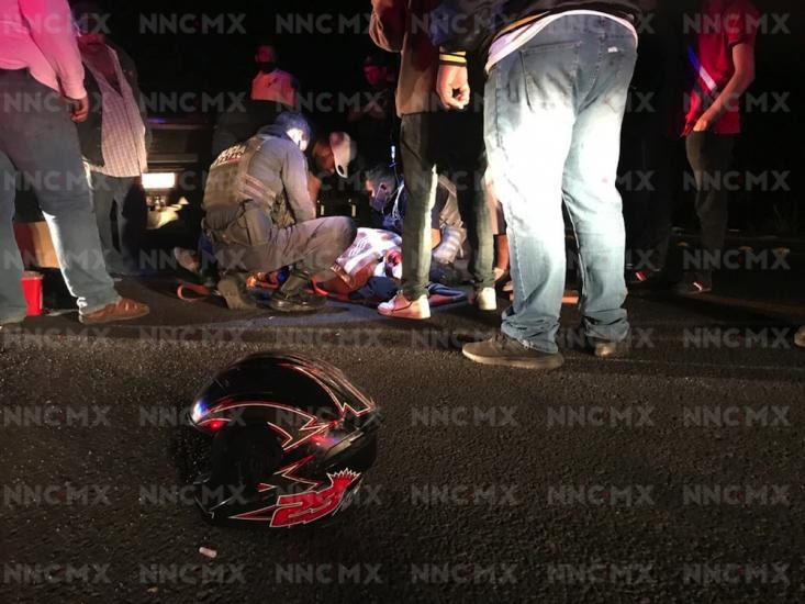 Sufre motociclista brutal accidente en tramo Pantanal-Xalisco