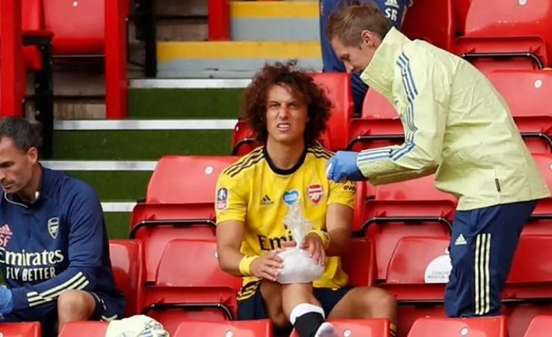 Le llegó el karma a David Luiz: El universo se cobra lo que le hizo a Raúl Jiménez